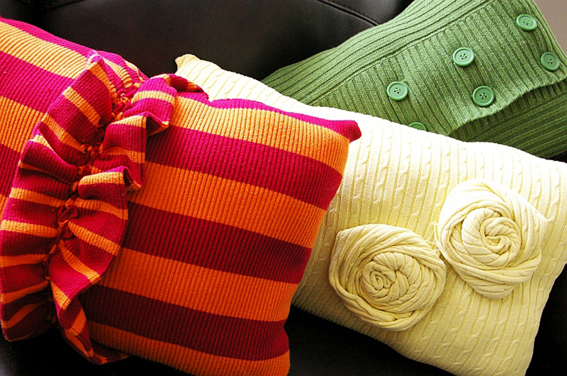 DIY Sweater Pillows DIY Sweater Pillows