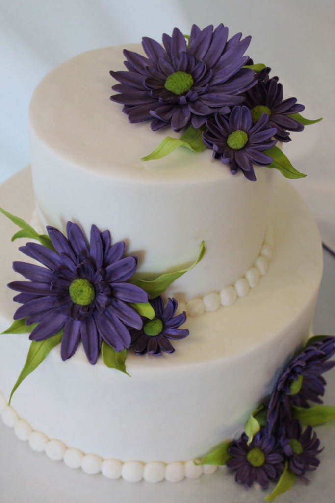 Classy Purple Daisy Cake