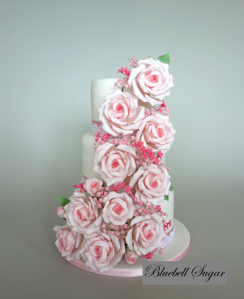 Elegant Wedding Cake Roses