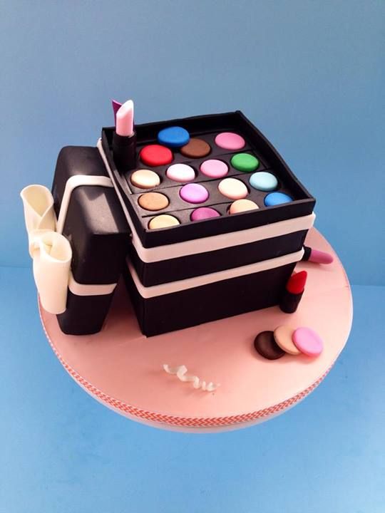 Amazing Makeup Cake Ideas - Page 14 of 21