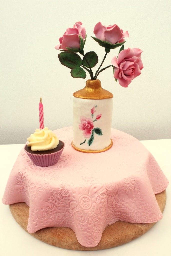 Vase With Roses Cake