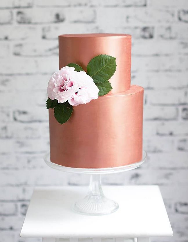 Stylish Wedding Cakes With Classical Details 10