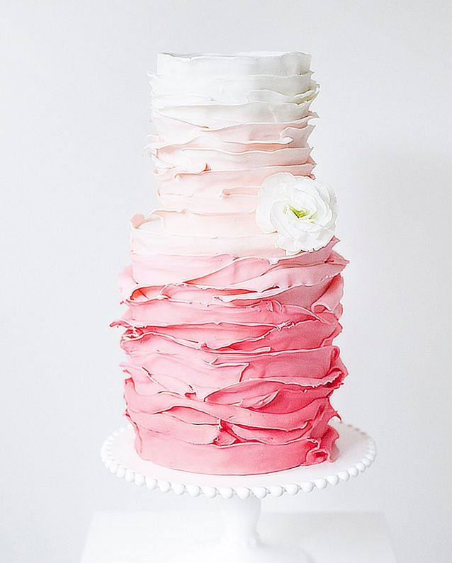 Stylish Wedding Cakes With Classical Details 12