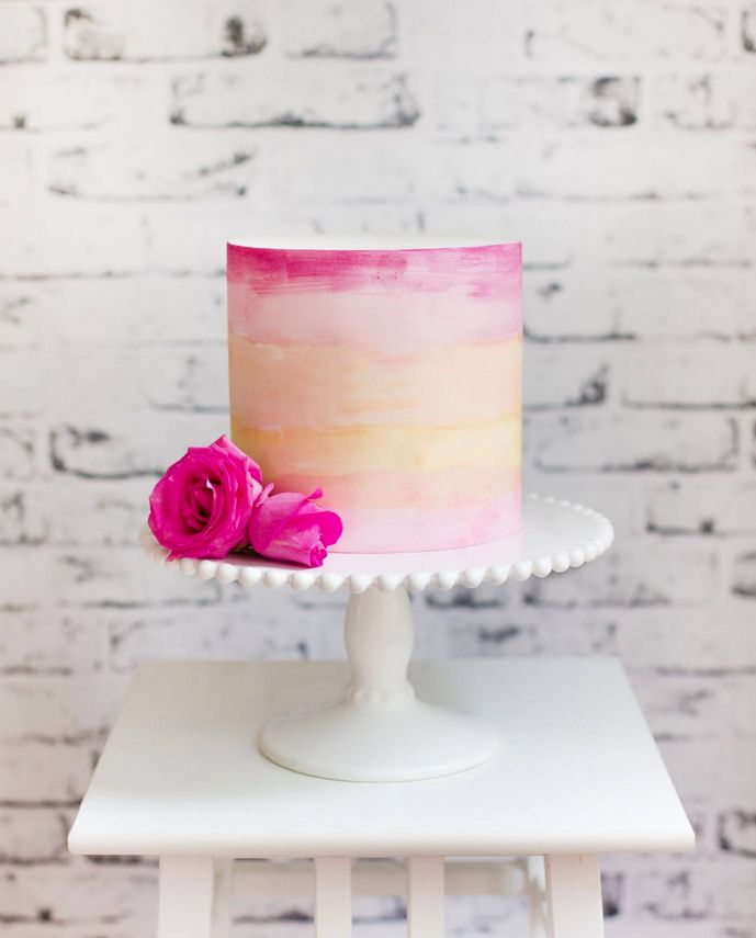 Stylish Wedding Cakes With Classical Details 18