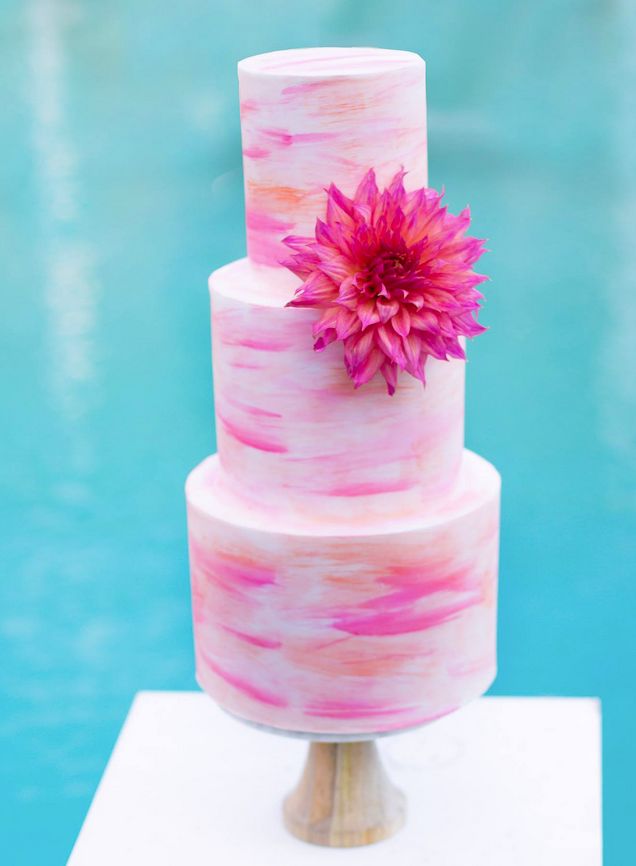 Stylish Wedding Cakes With Classical Details 19