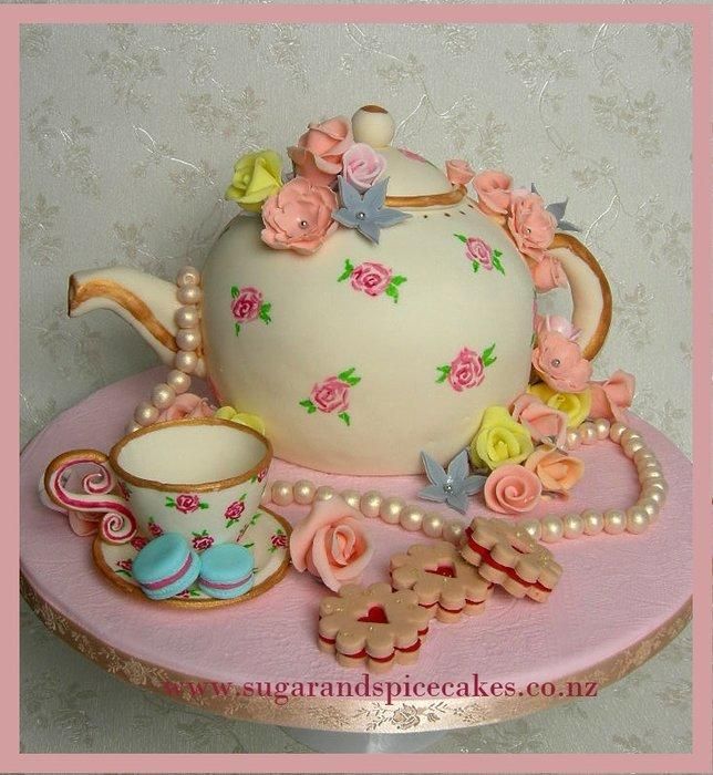 Vintage Teapot Cake