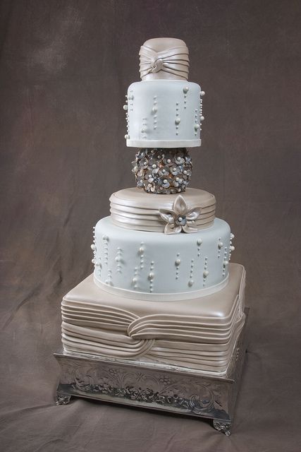 Wedding Cake with Pearls