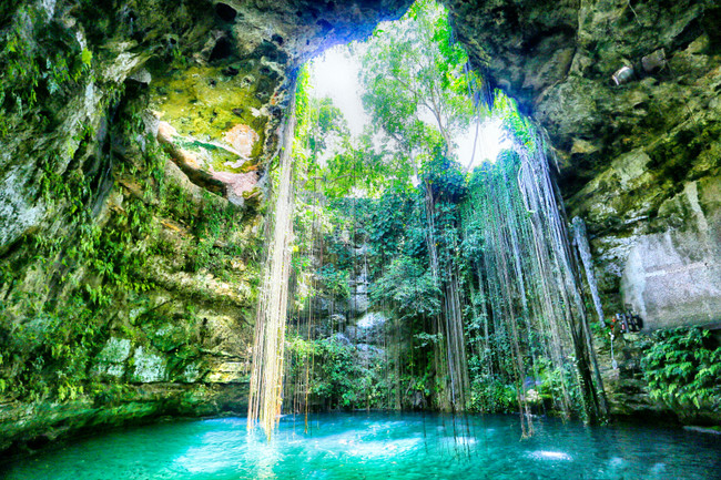 Cenote Ik Kil, Mexico